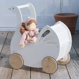 Sweet Swan Pram